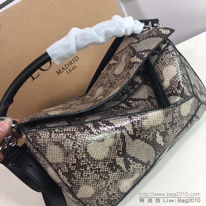 LOEWE羅意威 蛇紋 原單品質 火遍全世界熱銷款 puzzle bag 手提肩背包 6605  jdl1203